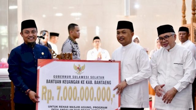 Gubernur Andi Sudirman Kembali Gelontorkan Rp 7 Miliar Bantuan Keuangan untuk Bantaeng
