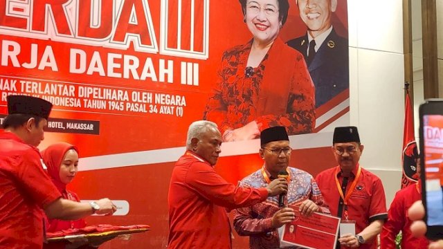 Walikota Makassar Moh Ramdhan "Danny" Pomanto resmi bergabung PDI Perjuangan.