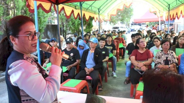 Anggota DPRD Makassar Galmerrya Kondorura melaksanakan temu konstituen di Perumahan Bukit Khatulistiwa Blok F, RT 6 RW 4 Kelurahan Berua, Kecamatan Biringkanaya, Rabu (2/8/2023).