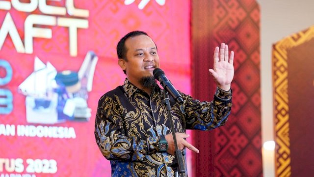 Gubernur Sulawesi Selatan Andi Sudirman Sulaiman membuka kegiatan Sulsel Craft EXPO 2023 Sulsel Andalan Indonesia di Big Mall Samarinda, Jumat 18 Agustus 2023.