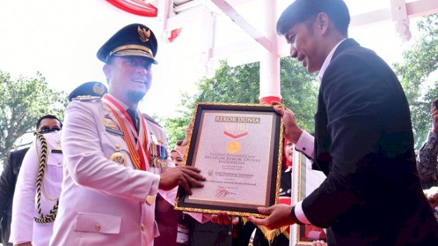 Galakkan Sulsel Anti Mager, Gubernur Andi Sudirman Terima Penghargaan Museum Rekor MURI