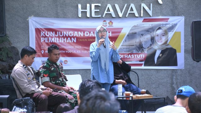 Anggota DPRD Makassar, Budi Hastuti Kunjungan Daerah Pemilihan (Kundapil), di Cafe Heaven With You, Jl KS Tubun, Kampung Buyang, Kecamatan Mariso, Sabtu (30/9/2023).