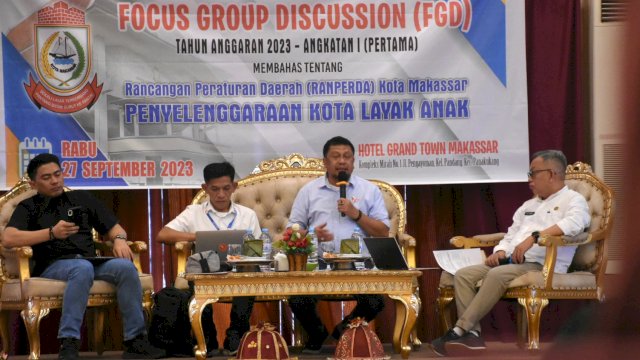 Anggota DPRD Makassar, Arifin Dg Kulle menggelar Forum Grup Discussion (FDG) membahas Rancangan Peraturan Daerah (Ranperda) Penyelenggaraan Kota Layak Anak (KLA), di Hotel Grand Town, Rabu (27/9/2023). 