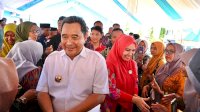 Kunker ke Wajo, Pj Gubernur Bahtiar dan Istri Disambut Antusias