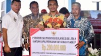 Pemprov Sulsel Serahkan Bantuan 8 Unit Kapal Nelayan di Bulukumba