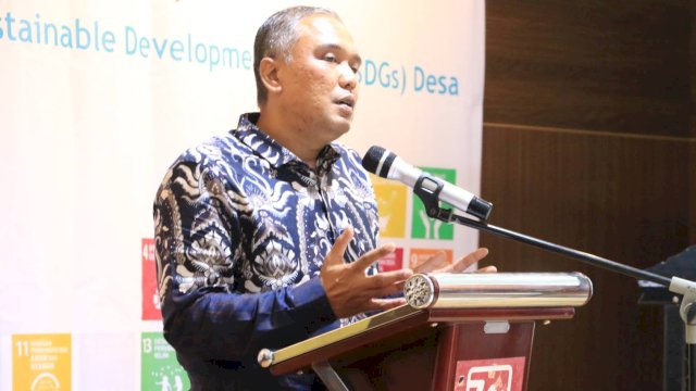 Direktur Hubungan Luar PT Vale Endra Kusuma memberikan sambutan pada peluncuran Petunjuk Teknis Operasional SDGs Desa, di Hotel Maleo, Rabu (4/09/2023).