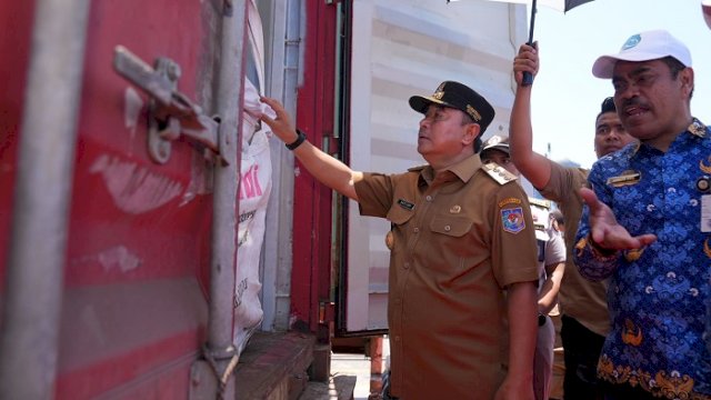 Pj Gubernur Bahtiar Lepas Ekspor Rp1,64 Triliun Produk Unggulan ke 29 Negara