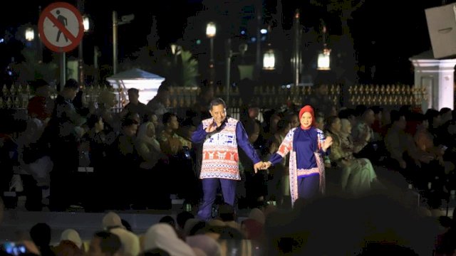 Hadiri Peringatan Hari Batik Nasional, Pj Gubernur Gunakan Batik Sarita Khas Toraja Utara