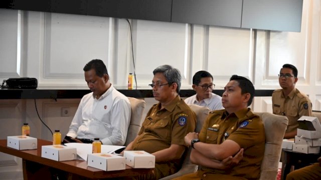 Pj Sekda Sulsel Andi Muhammad Arsjad mengikuti Rapat Koordinasi Inflasi 2023 secara virtual di Baruga Lounge, Kantor Gubernur Sulsel, Senin (23/10/2023).