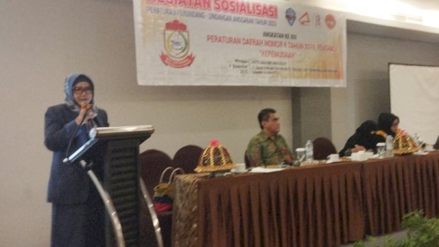 Anggota DPRD Makassar, Apiaty Amin Syam sosialisasikan Perda Kepemudaan, di Hotel MaxOne, Minggu (5/11/2023).