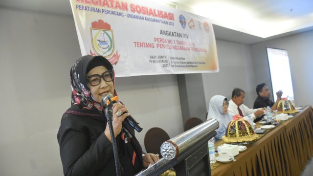 Anggota DPRD Makassar, Apiaty Amin Syam sosialisasikan Perda Penyelenggaraan Pendidikan, di Hotel Maxone, Jl Taman Makam Pahlawan, Jumat (10/11/2023).