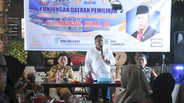 Anggota DPRD Makassar, Arifin Dg Kulle melaksanakan Kunjungan Dapil, di Kedai Balla Rate, Jl Dg Tata Raya, Senin (13/11/2023).