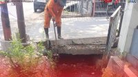 Drainase Tersumbat Camat Manggala Turunkan Satgas Drainase