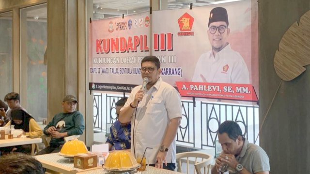 Anggota DPRD Makassar, Andi Pahlevi melaksanakan kunjungan dapil, di Cafe Kaya Rempah, Jalan Letjen Hertasning Baru, Kamis (23/11/2023).