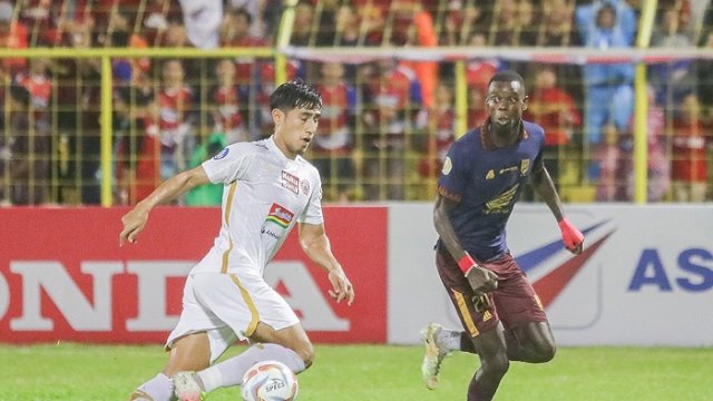 PSM Makassar menelan kekalahan dari tamunya Persija Jakarta. Dalam laga yang berlangsung di Stadion Gelora BJ Habibie, Parepare, Jumat (3/11/2023) malam, PSM kalah dengan skor 3-2. (@PSM_Makassar)