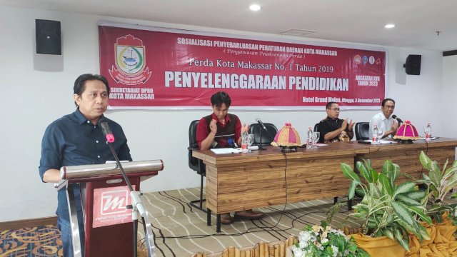 Anggota DPRD Makassar, Mesakh Raymond Rantepadang sosialisasikan Perda Penyelenggaraan Pendidikan, di Hotel Grand Maleo, Jl Pelita Raya, Minggu (3/12/2023).