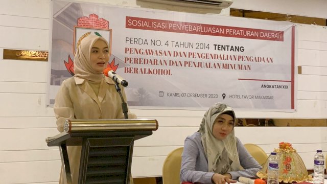 Anggota DPRD Makassar, Budi Hastuti sosialisasikan Perda Pengawasan dan Pengendalian Peredaran dan Penjualan Minuman Beralkohol, di Hotel Favor, Jl Lasinrang, Kamis (7/12/2023).