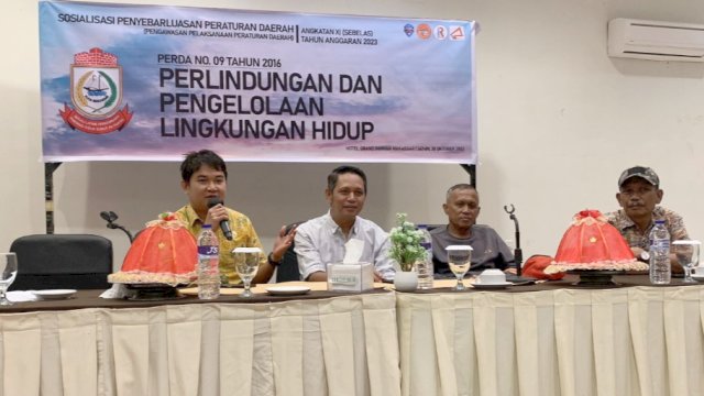 Anggota DPRD Makassar, Supratman sosialisasikan Perda Perlindungan dan Pengelolaan Lingkungan Hidup, di Hotel Grand Imawan, Senin (30/10/2023).