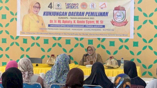 Anggota DPRD Makassar, Apiaty Amin Syam melaksanakan Kunjungan Dapil, di Warkop Bahagia, Jl Opu Daeng Risadju, Rabu (13/12/2023).