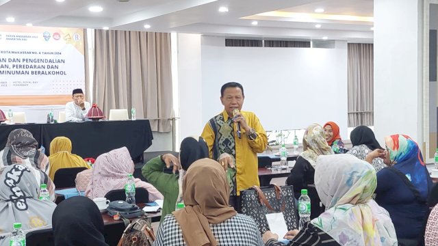 Anggota DPRD Makassar, HM Yunus sosialisasikan Perda mengenai Pengawasan dan Pengendalian, Pengadaan Peredaran dan Penjualan Minuman Beralkohol, di Hotel Royal Bay, Jl Sultan Hasanuddin, Rabu (13/12/2023).