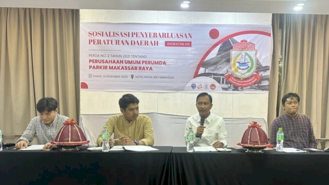 Sekretariat DPRD Makassar melaksanakan sosialisasi Perda Perusahaan Umum Daerah (Perumda) Parkir Makassar Raya, di Hotel Royal Bay, Jl Sultan Hasanuddin, Kamis (14/12/2023). 