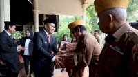 Peringatan Hari Korban 40.000 Jiwa, Danny Serahkan Bantuan kepada Ratusan Veteran di Makassar