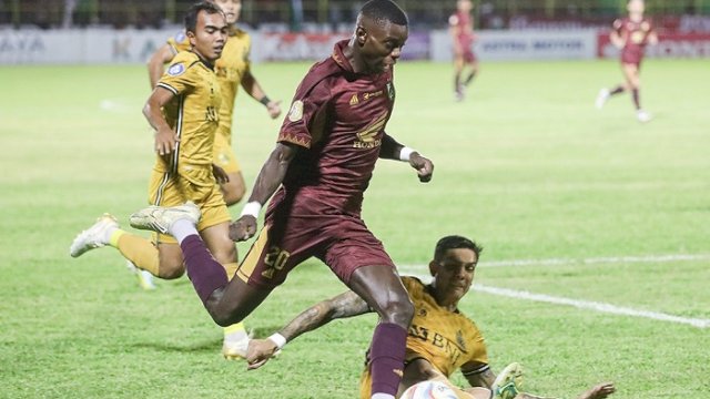 PSM Makassar bermain imbang 1-1 melawan tim tamu Bhayangkara FC dalam lanjutan Liga 1, di Stadion Gelora BJ Habibie, Parepare, Jumat (8/12/2023) malam Wita. (@PSM_Makassar)