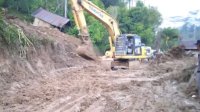 Sempat Tertutup Longsor, Jalan Poros Sinjai-Malino Sudah Bisa Dilalui Kendaraan