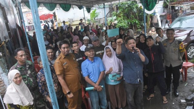 Anggota DPRD Makassar, Fasruddin Rusli kembali melaksanakan agenda temu konstituen di Rappocini Raya, Kelurahan Maricaya Baru, Kecamatan Makassar, Selasa (16/1/2024).