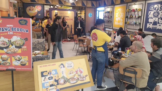 ISMAYA Group membuka dua gerainya, Djournal Coffee dan The People's Cafe, di Kota Makassar, Jumat (4/1/2024).