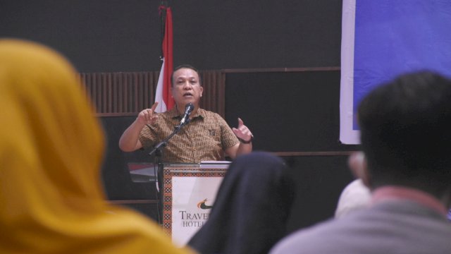 Anggota DPRD Makassar, Hasanuddin Leo sosialisasikan Perda Kepemudaan, di Hotel Travellers Phinisi, Jl Lamaddukelleng Buntu, Senin (29/1/2024). 