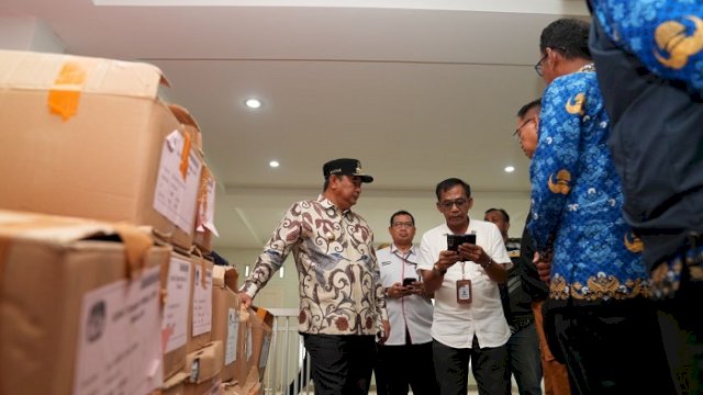Cuaca Ekstrem, Pj Gubernur Sulsel Minta Distribusi Logistik Pemilu Dikawal dengan Baik