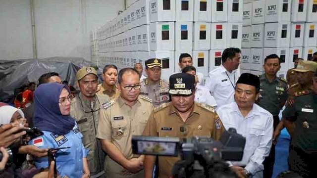 Ditinjau Pj Gubernur Sulsel, Kesiapan Gudang Logistik Pemilu Kota Makassar Sudah Matang
