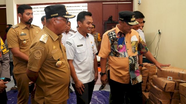 Pj Gubernur Tinjau Gudang Logistik KPU, Logistik Pemilu di Luwu Timur Aman