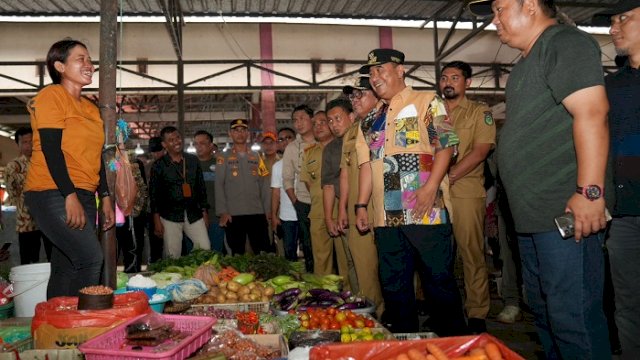 Pj Gubernur Sulsel Minta TPID Stabilkan Harga Sejumlah Komoditi di Malili