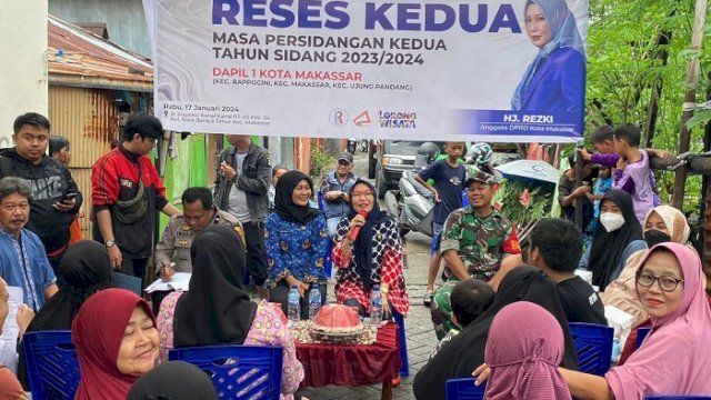Anggota DPRD Makassar Hj Rezki saat menggelar reses di Kelurahan Bara-baraya Timur, Kecamatan Makassar, Rabu (17/1/2024).
