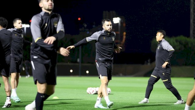 Para pemain Timnas Indonesia menjalani latihan menjelang uji coba melawan Iran. (pssi)