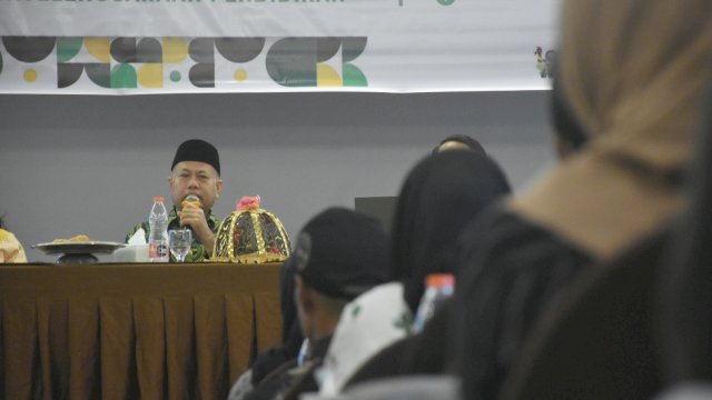 Anggota DPRD Makassar, Abdul Wahid sosialisasi Penyelenggaraan Pendidikan, di Hotel Maxone, Jl Taman Makam Pahlawan, Kamis (1/2/2024).