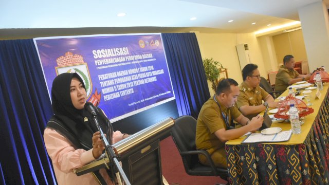 Anggota DPRD Makassar, Fatma Wahyuddin sosialisasi Retribusi Perizinan Tertentu, di Hotel Grand Asia, Jl Boulevard, Senin (5/2/2024)