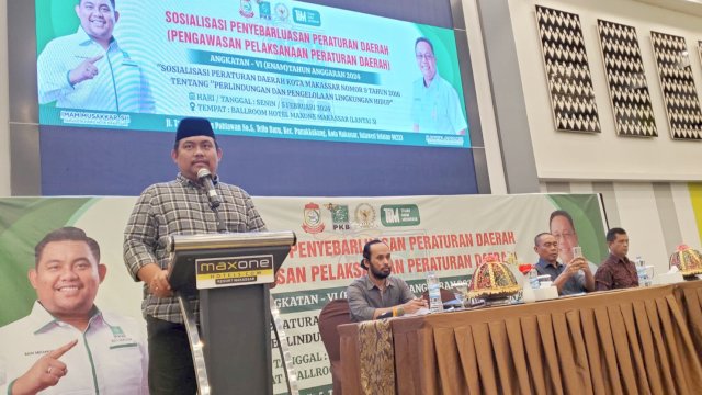 Anggota DPRD Makassar, Imam Musakkar sosialisasi Perlindungan dan Pengelolaan Lingkungan Hidup, di Hotel Maxone, Jl Taman Makam Pahlawan, Senin (5/2/2024).