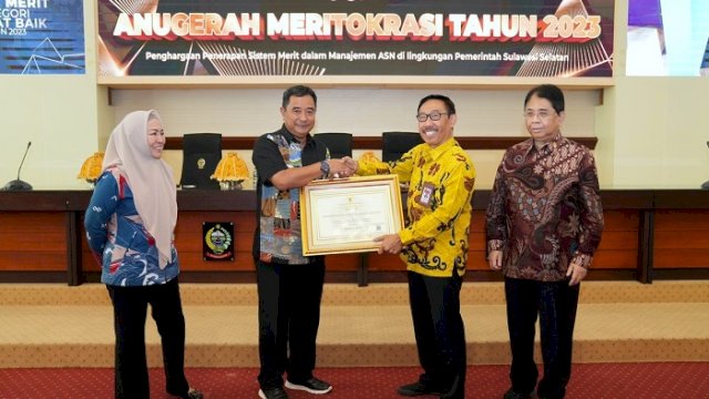 Pemprov Sulsel Dianugerahi Penghargaan Meritokrasi Kategori Sangat Baik