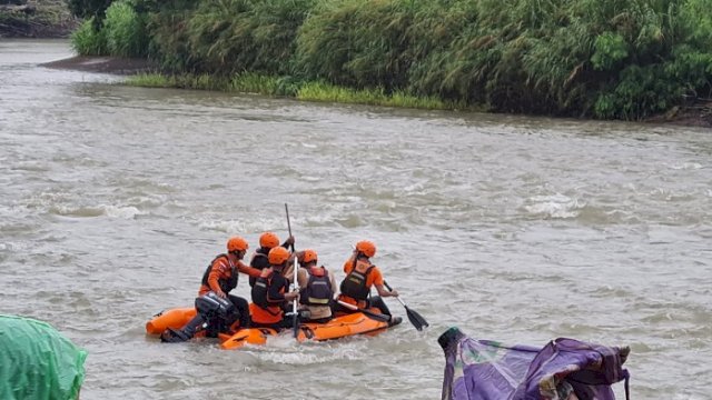 Tim SAR Cari Pelajar yang Tenggelam di Bendungan Kalakkara