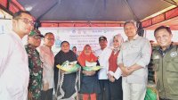Pj Gubernur Tinjau Gerakan Pangan Murah di Makassar, Warga: Bisa Hemat Sedikit