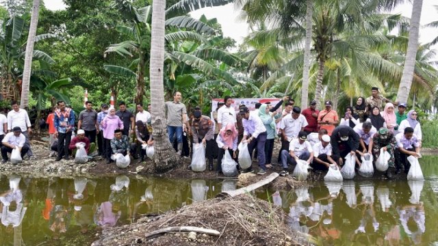 Hingga Hari Ini, Sudah 2,1 Juta Benih Ikan Air Tawar Ditebar di Bone