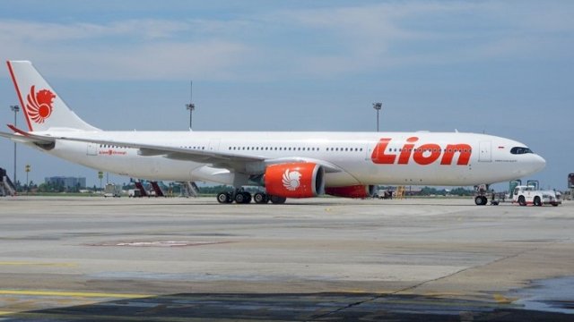 Pesawat udara Lion Air akan membuka rute penerbangan Makassar-Banjarmasin (PP) setiap hari mulai 30 Maret 2024. (int)