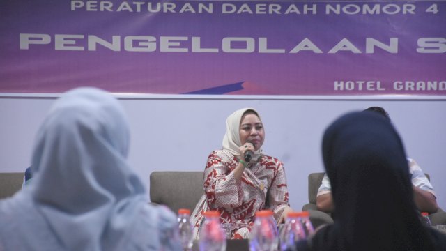 Anggota DPRD Makassar, Nunung Dasniar sosialisasi Pengelolaan Sampah, di Hotel Grand Maleo Makassar, Minggu (7/4/2024).