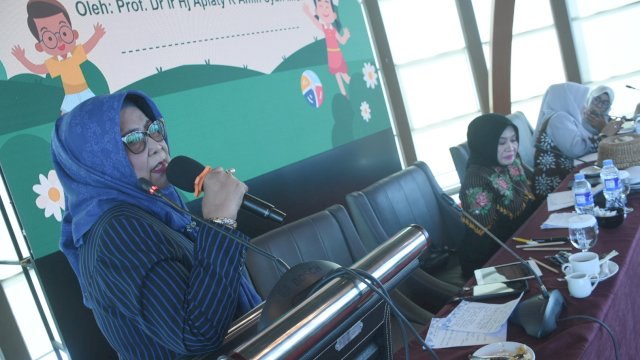 Anggota DPRD Makassar, Apiaty Amin Syam sosialisasi Perlindungan Anak, di Hotel Aston, Senin (29/4/2024).