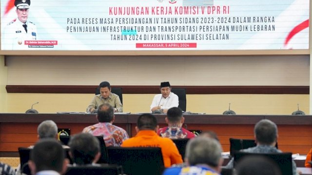 Kunker Komisi V DPR RI, Pj Gubernur Bahtiar Perlihatkan Peta Administrasi Baru Sulsel