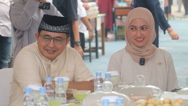 Bupati Luwu Utara, Indah Putri Indriani bersama Anggota DPR RI, Muhammad Fauzi saat Buka Bersama di Rujab Bupati.