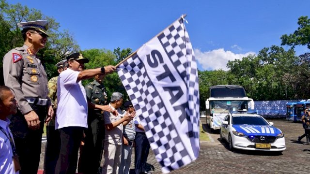 Bahtiar Lepas 500 Peserta Mudik Gratis, Beri Bantuan Paket Sembako